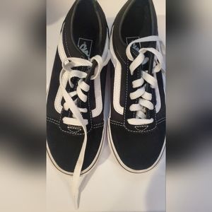 Kids Vans sneakers NWOT Size 2